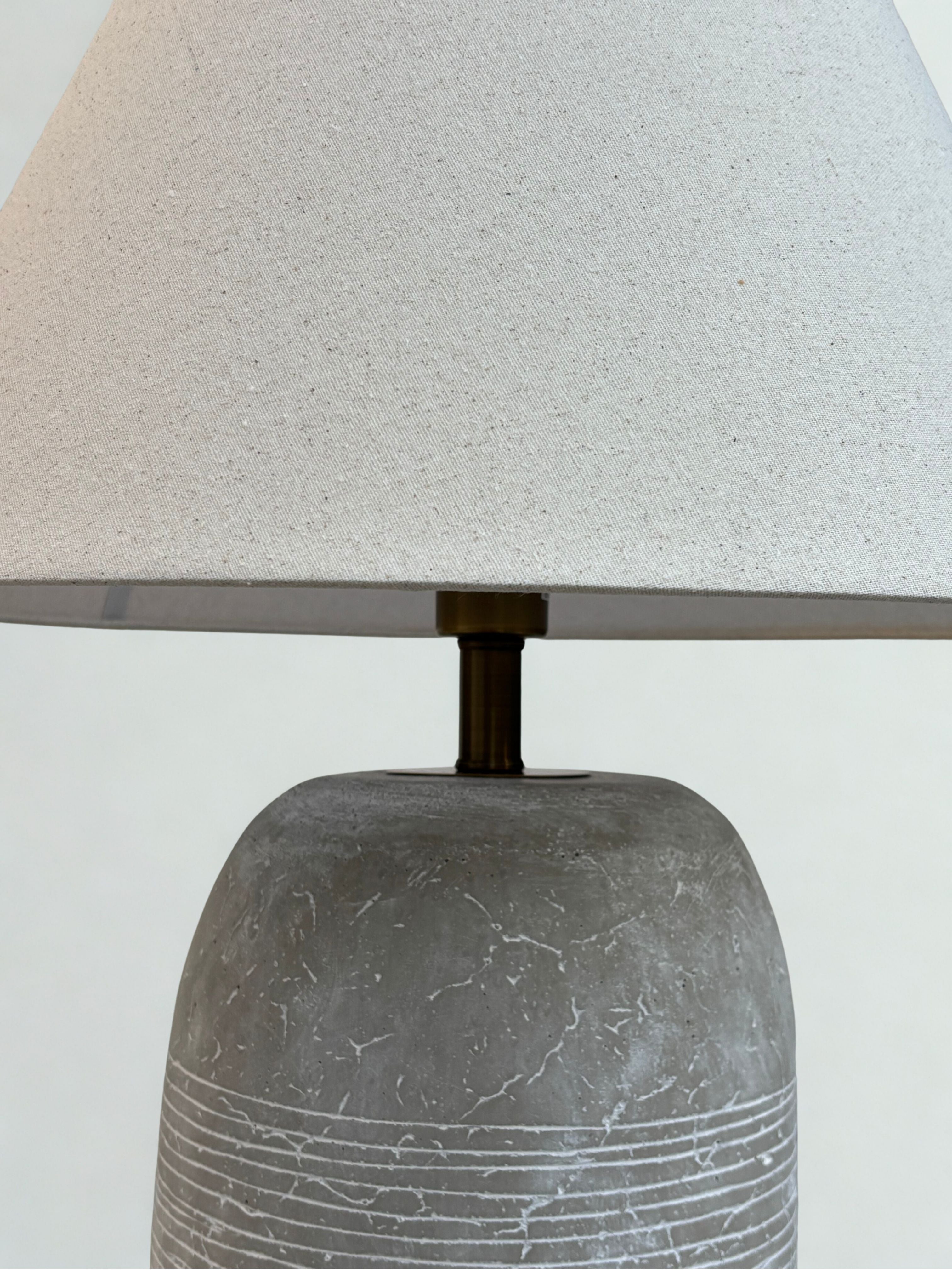 Lampe Lola en pierre